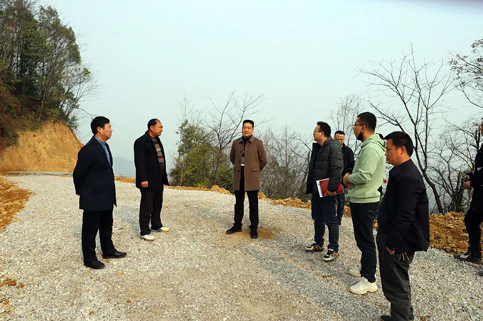 �f��Ͷ�Y���F�hί��ӛ�������L����֬F(xi��n)���{�Ȋ����һ��������_վ�Ŀ���O��r